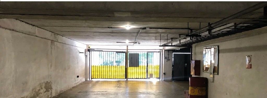 Garáž · 14,5 m² · Hviezdoslavova, Praha - 4