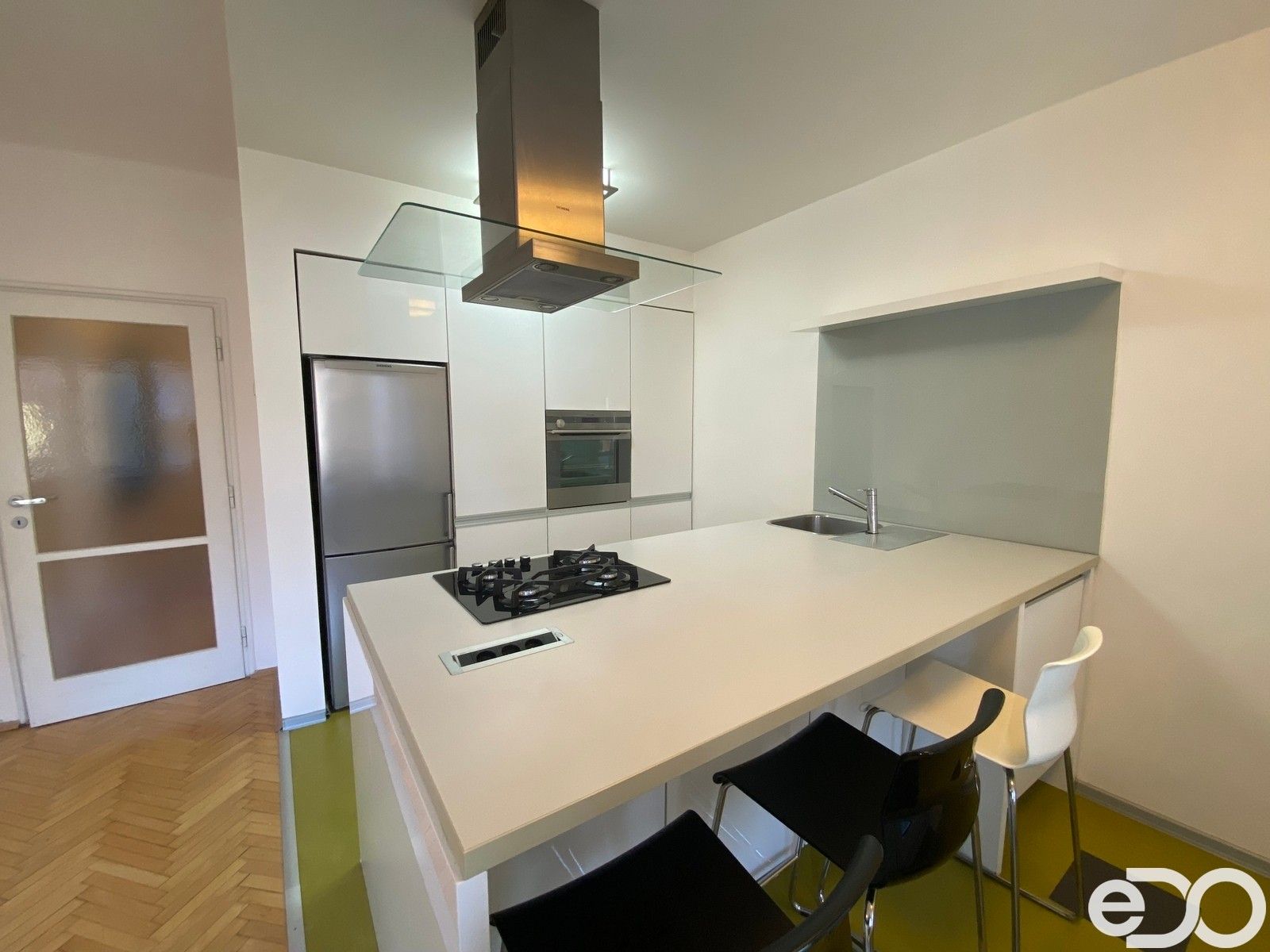 Pronájem byt 2+kk - Jeremenkova, Praha, 54 m²