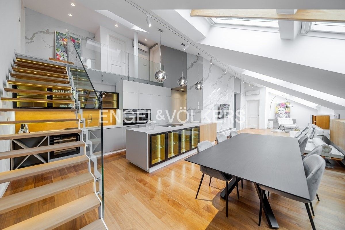 4+kk, Staropramenná, Praha Smíchov, 176 m² - 1