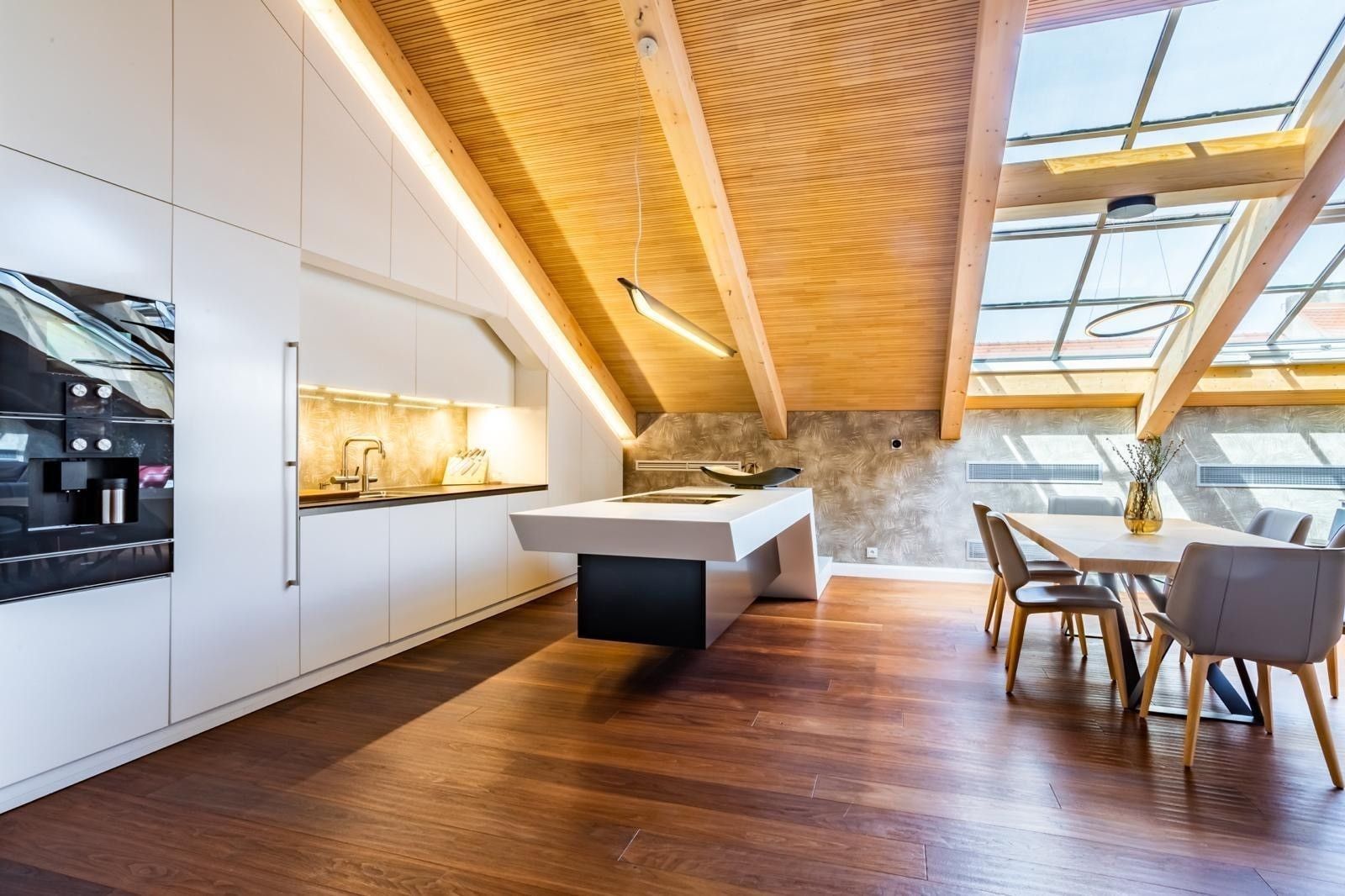 5+kk, Hálkova, Praha - Nové Město, 230 m² - 2