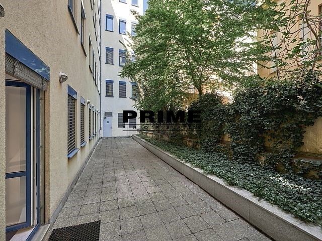 Pronájem kancelář - Klimentská, Praha, 78 m²