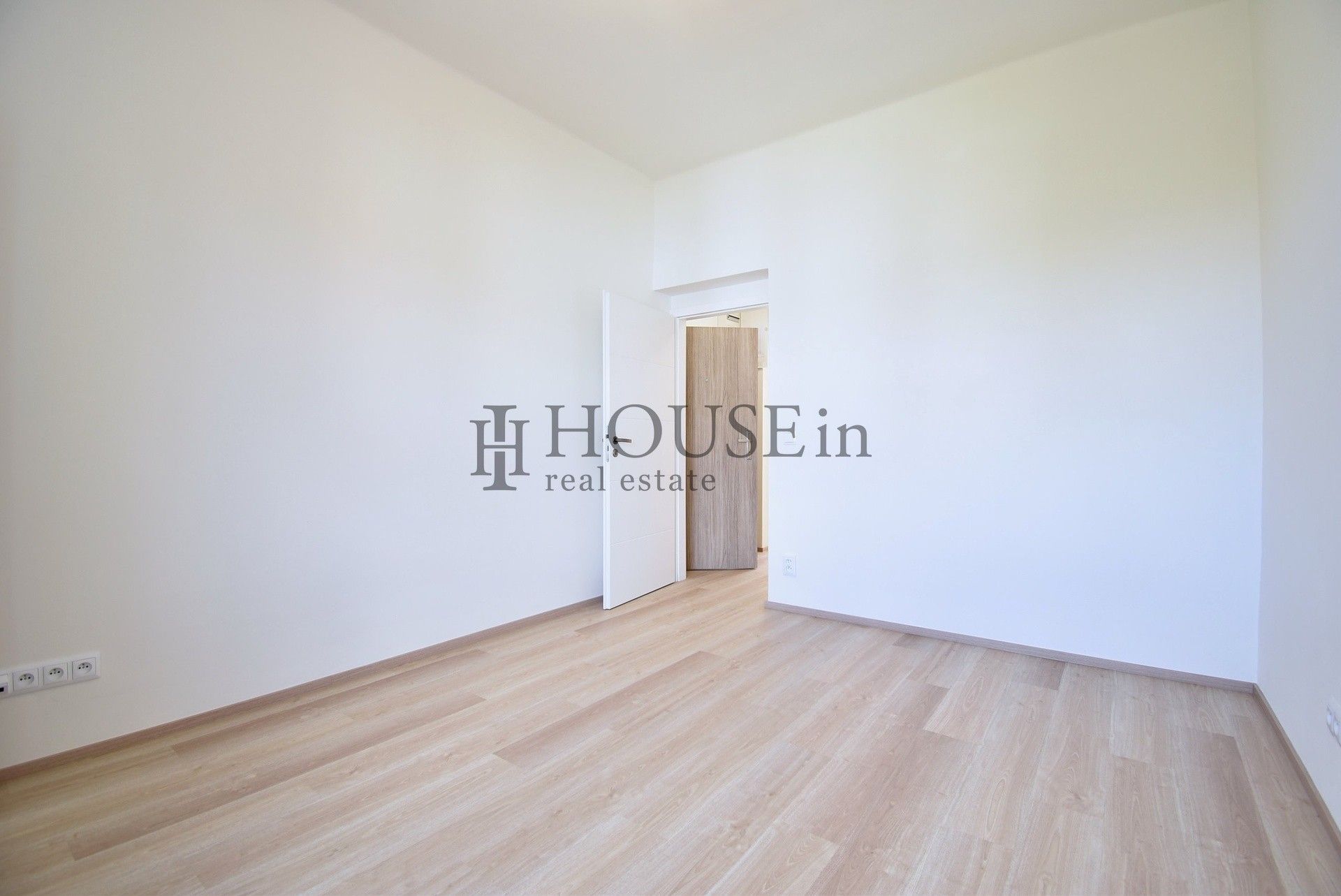 Byt 2+kk · 37 m² · Vnější, Praha - 3