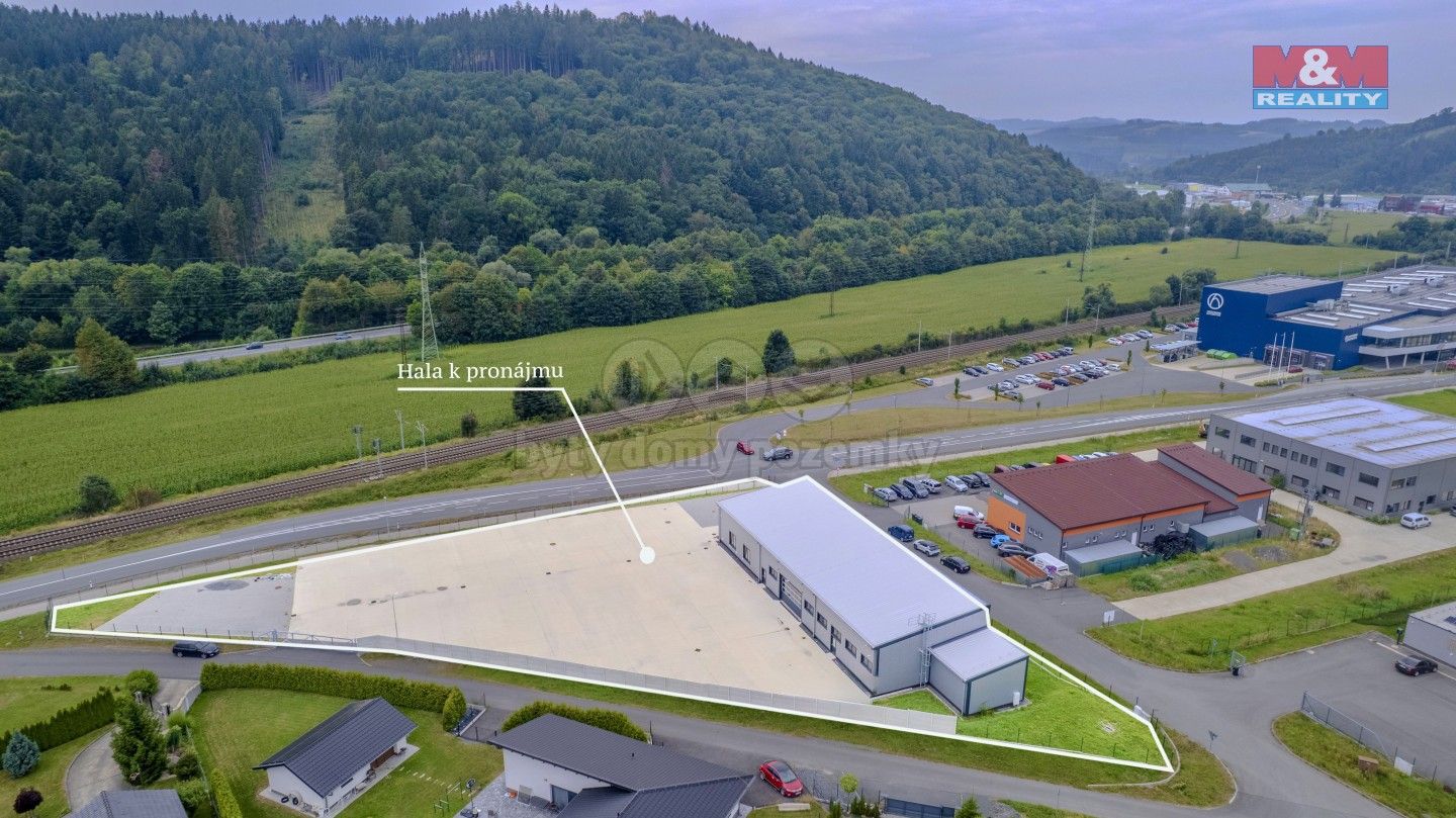 Pronájem obchodní prostory - Bobrky, Vsetín, 511 m²