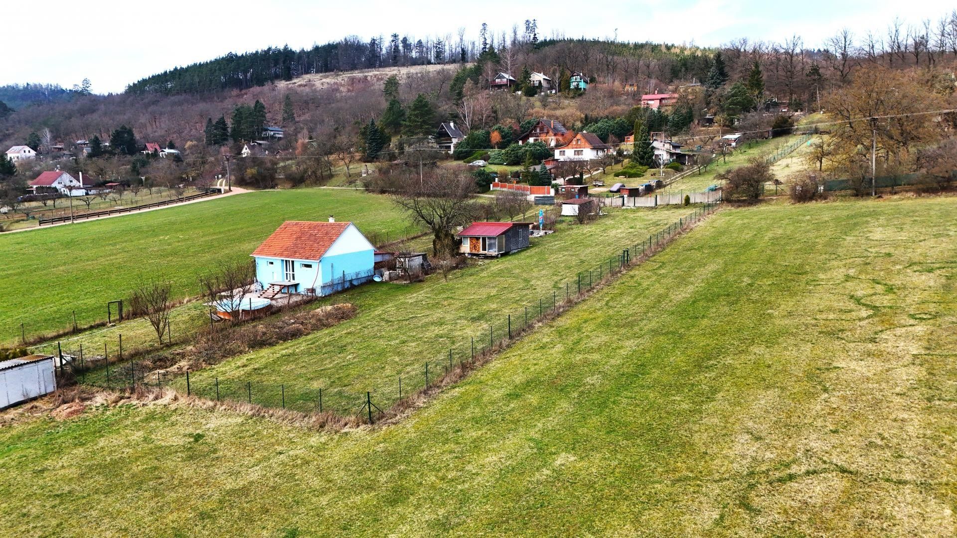 Prodej komerční pozemek - Sentice, 2 175 m²