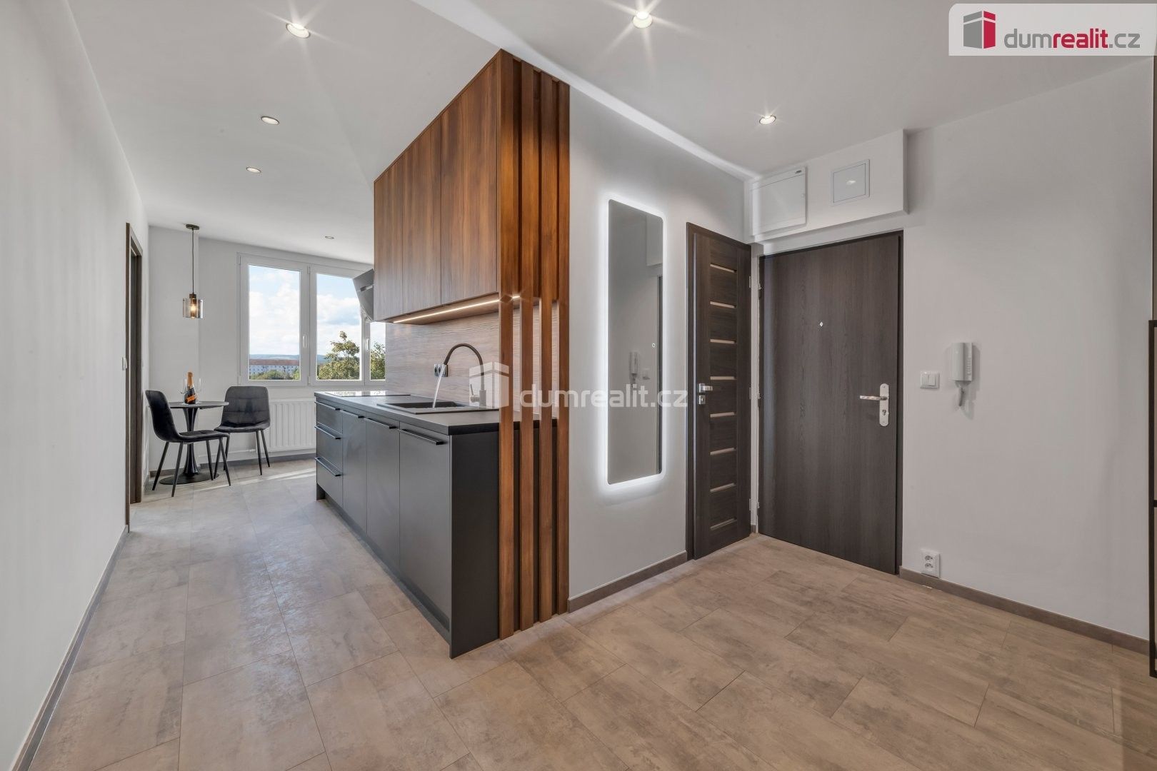 Prodej byt 4+1 - Alšova, Sokolov, 82 m² - 2