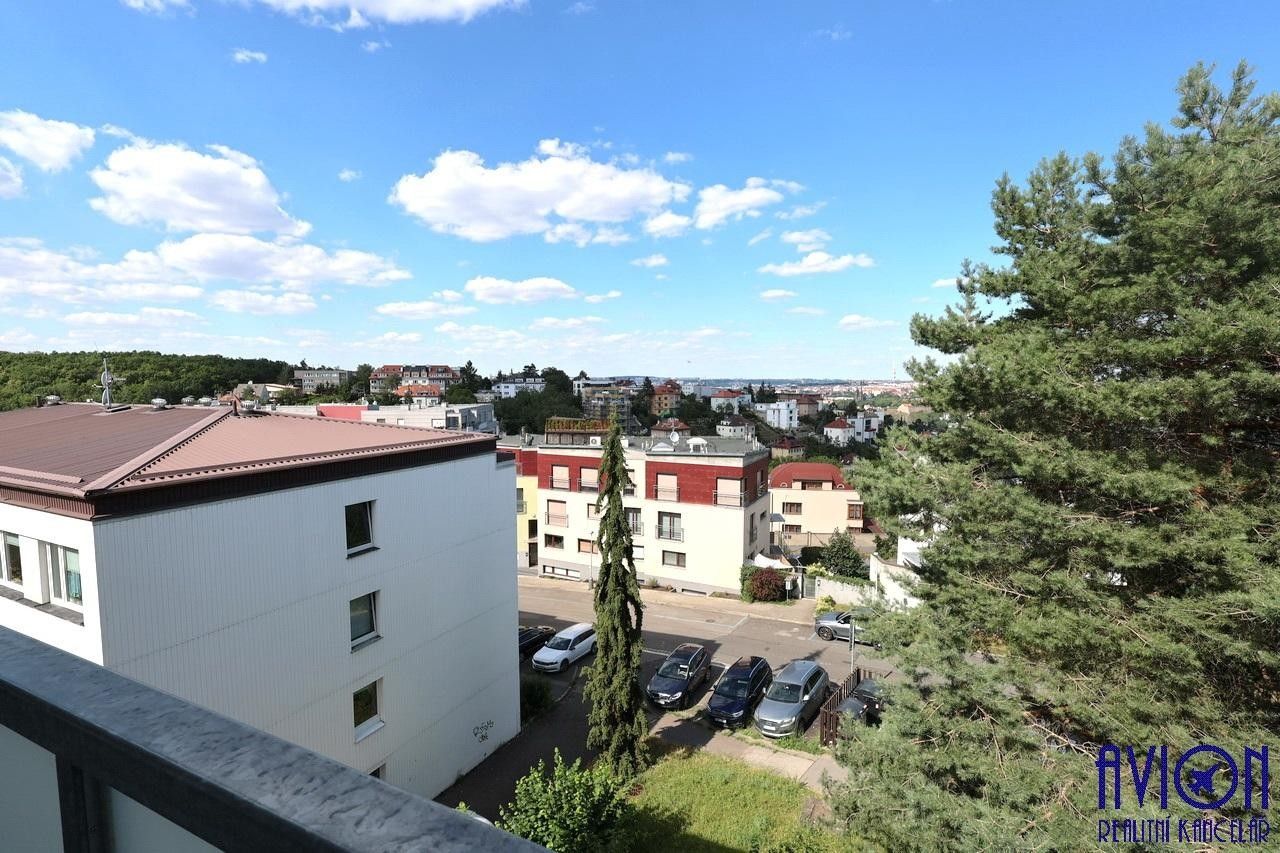 Byt 2+kk · 46 m² · Tetínská, Praha - 4