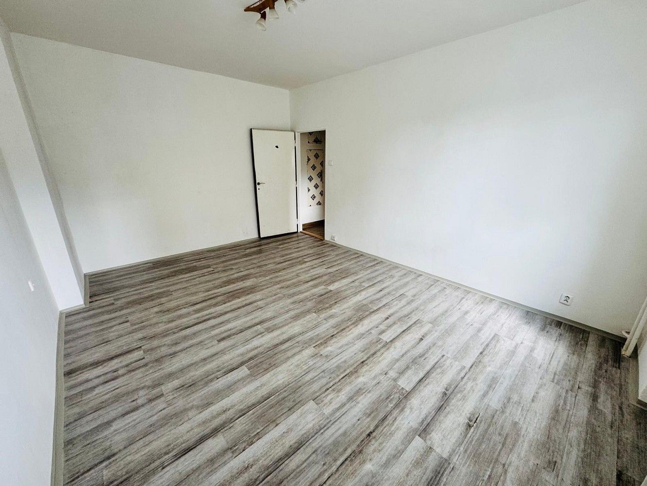Pronájem byt 1+1 - Bukovany, okres Sokolov, 40 m² - 5