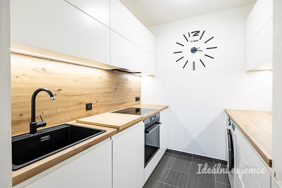 Pronájem byt 2+kk - Daškova, Praha, 41 m²