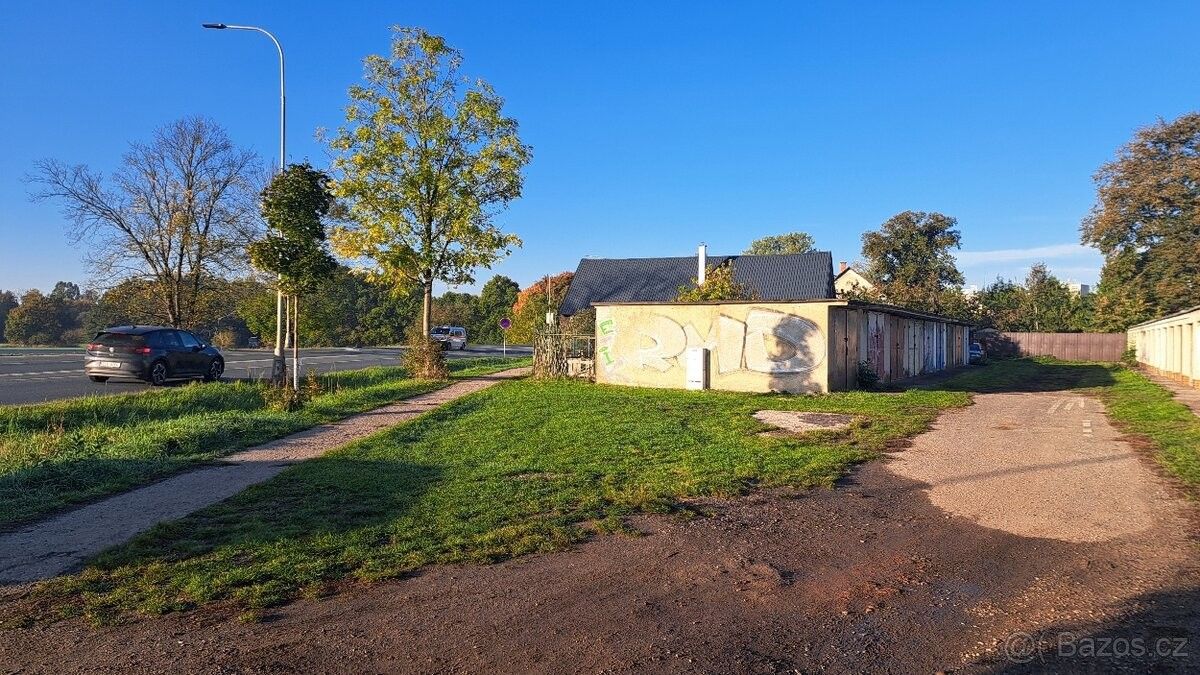 Garáže, Hradec Králové, 500 02 - 1
