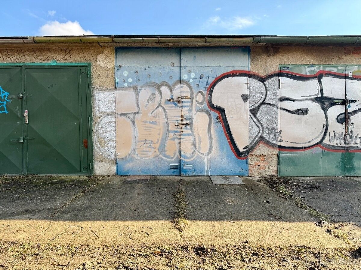 Garáže, Brno, 615 00