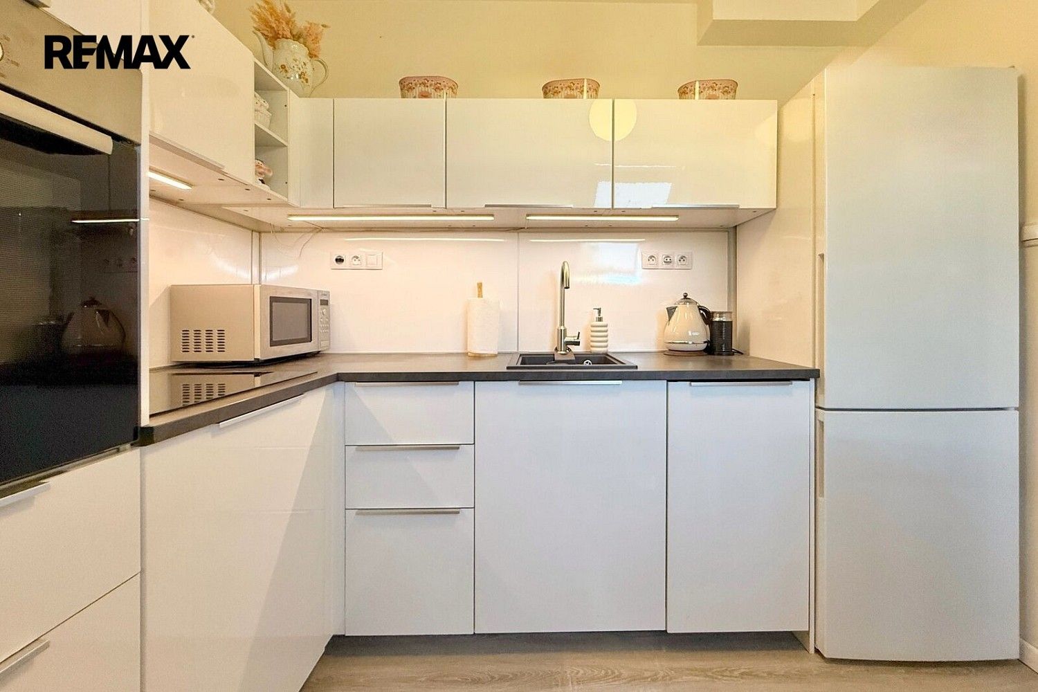 Prodej byt 1+1 - Praha - Ruzyně, okres Praha 6, Hlavní město Praha, 53 m² - 5