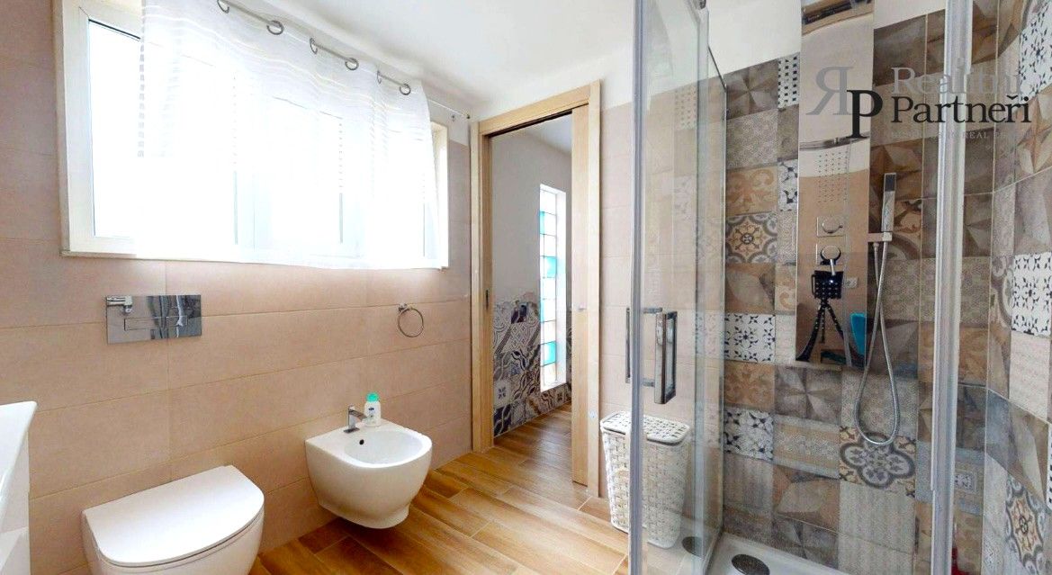 Prodej rodinný dům - 987 66, Zahraničí