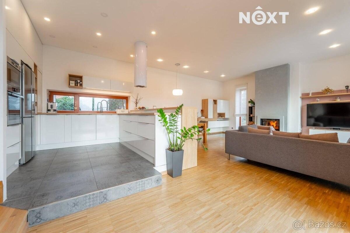 Rodinné domy, Kamenice, 251 68