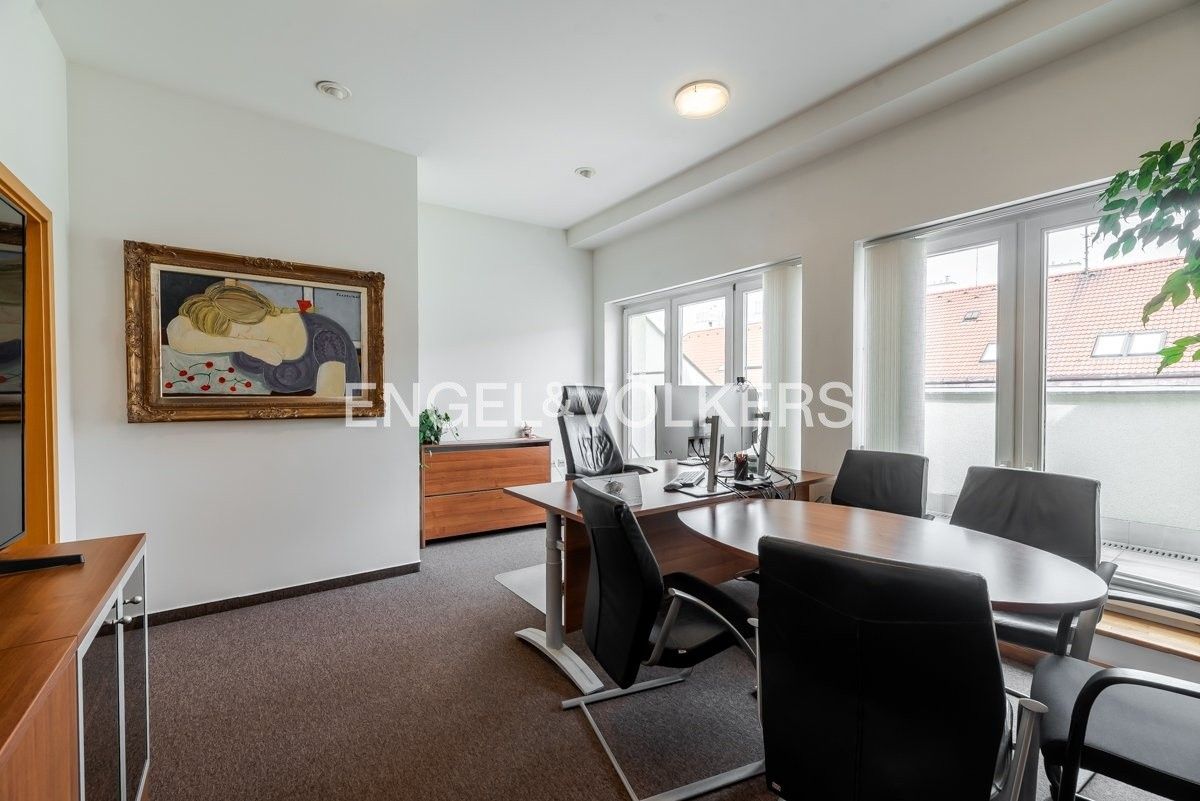 Kancelář · 1 318 m² · Sámova 664, Praha Vršovice - 4