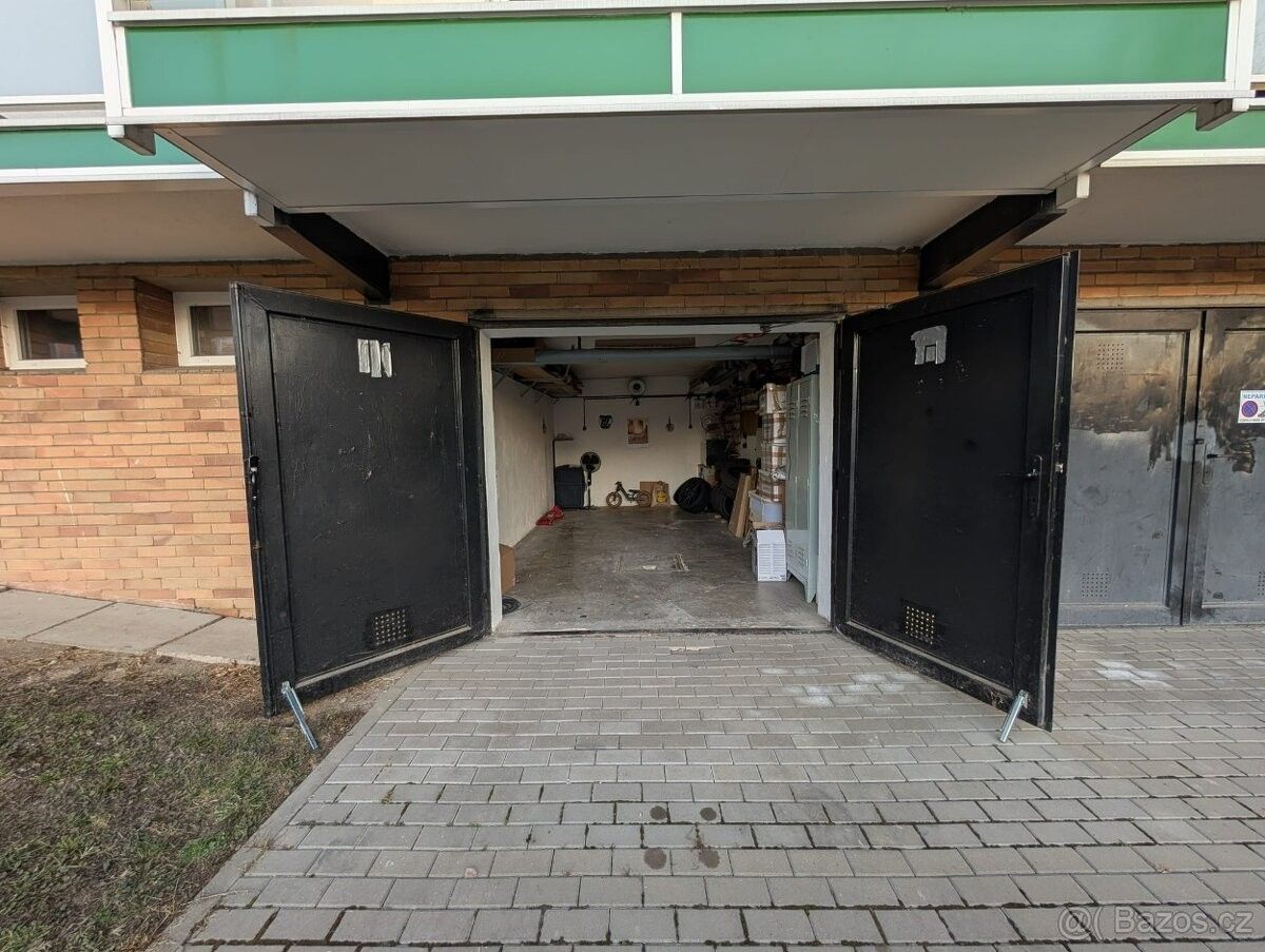 Garáže, Brno, 616 00