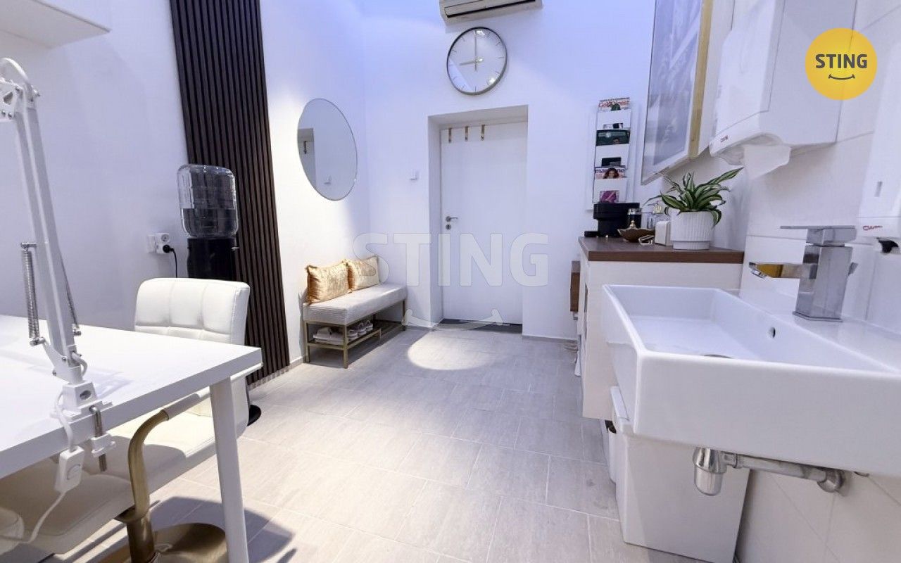 Pronájem komerční - náměstí Jurije Gagarina, Ostrava, 14 m²