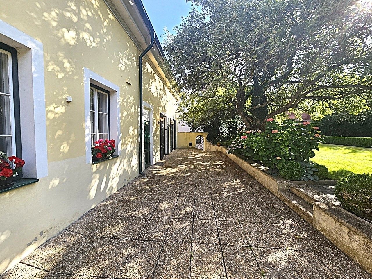 Pronájem kancelář - Vinopalnická, Praha, 104 m²