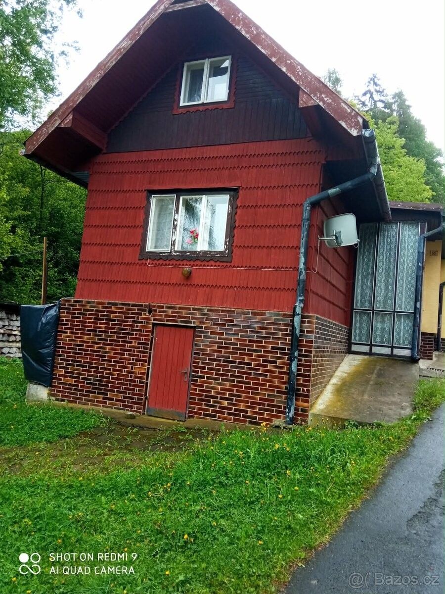 Chaty, Huslenky, 756 02