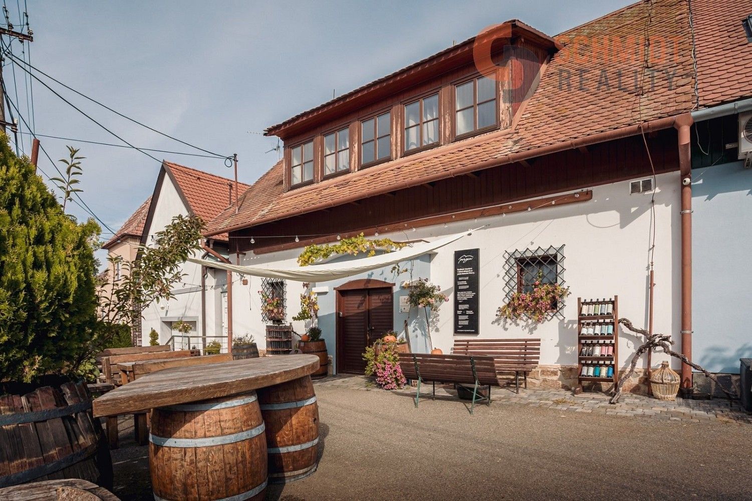 Rodinné domy, Perná, okres Břeclav, Jihomoravský kraj, 300 m² - 1