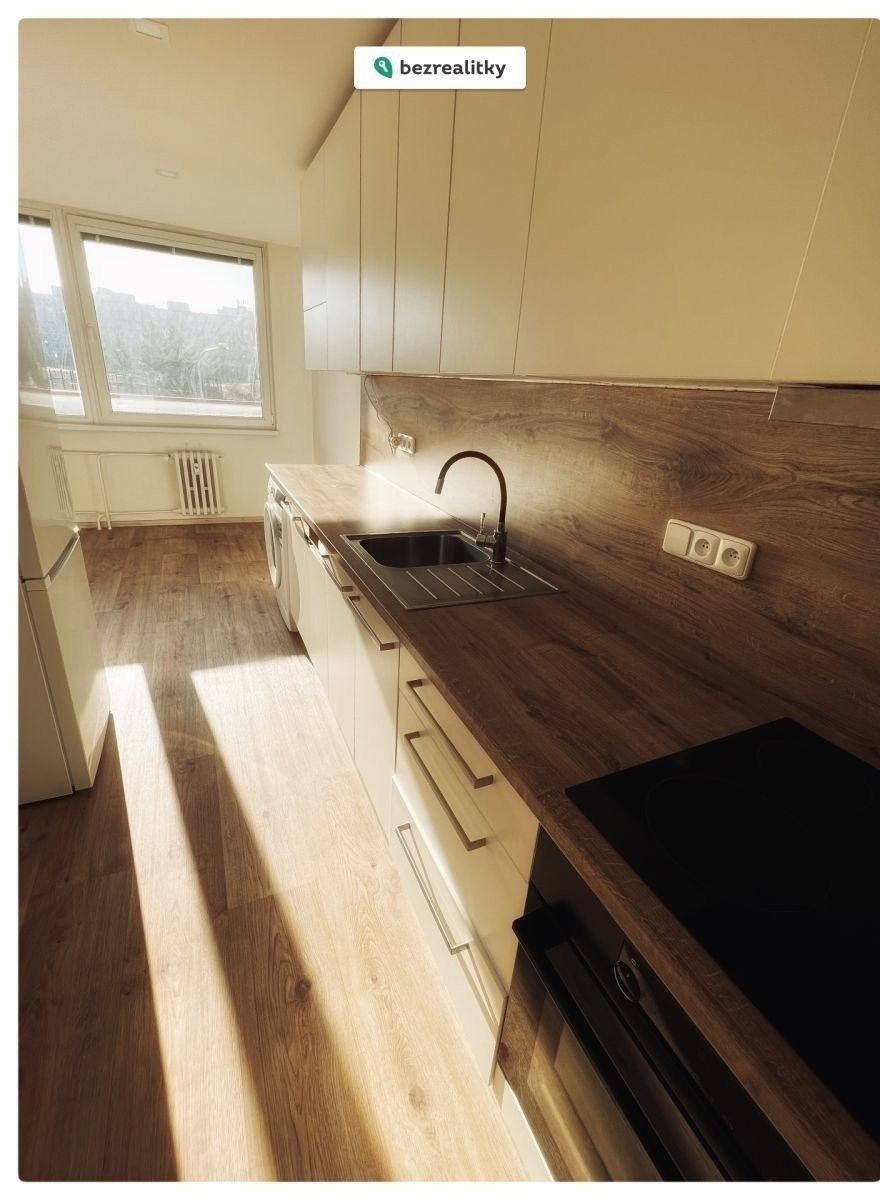 Prodej byt 4+1 - Smikova, Praha, 104 m²