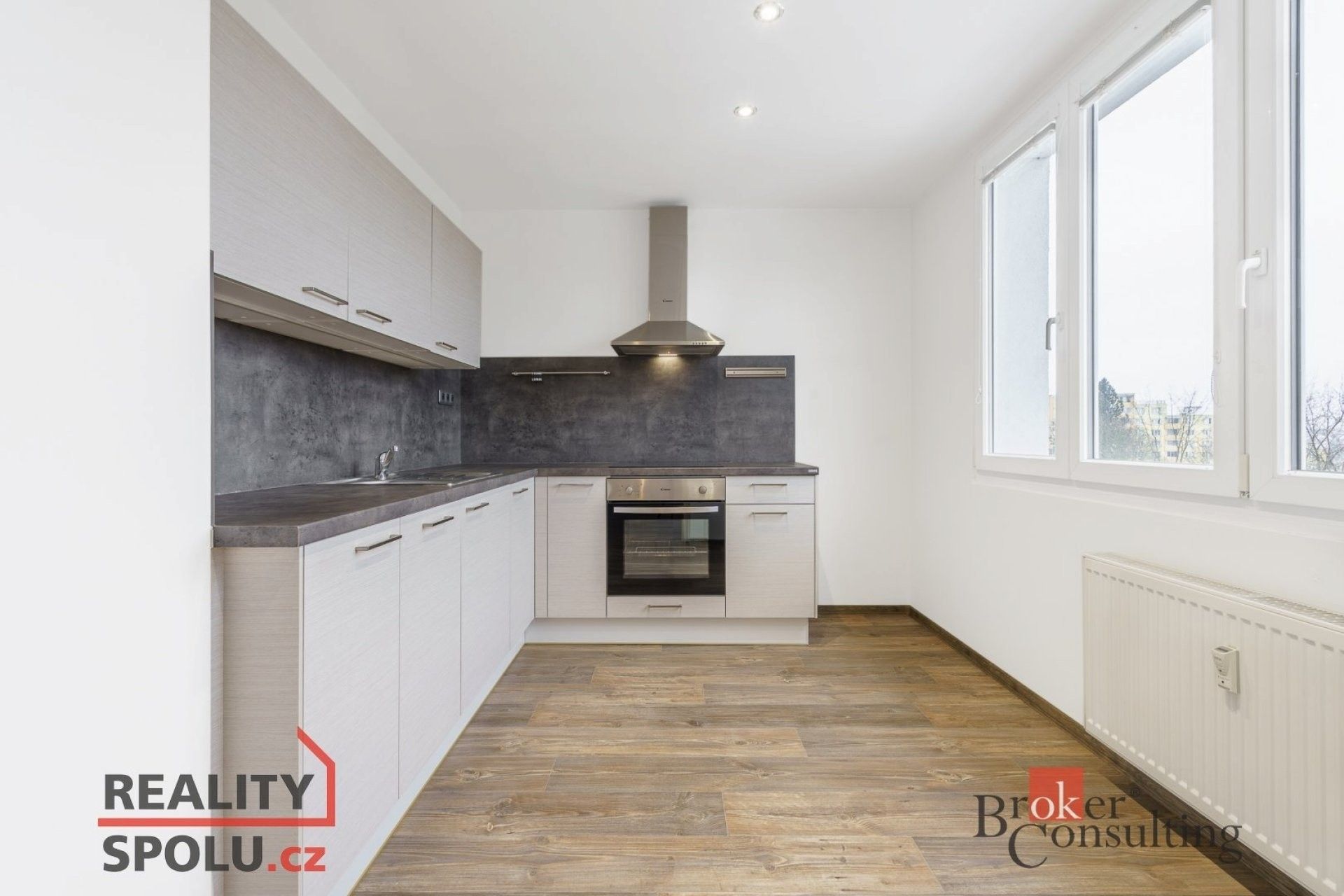 Pronájem byt 2+1 - Maďarská, Karlovy Vary, 61 m²