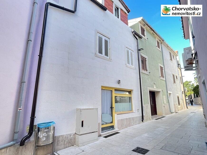 Rodinné domy, 987 66, Zahraničí