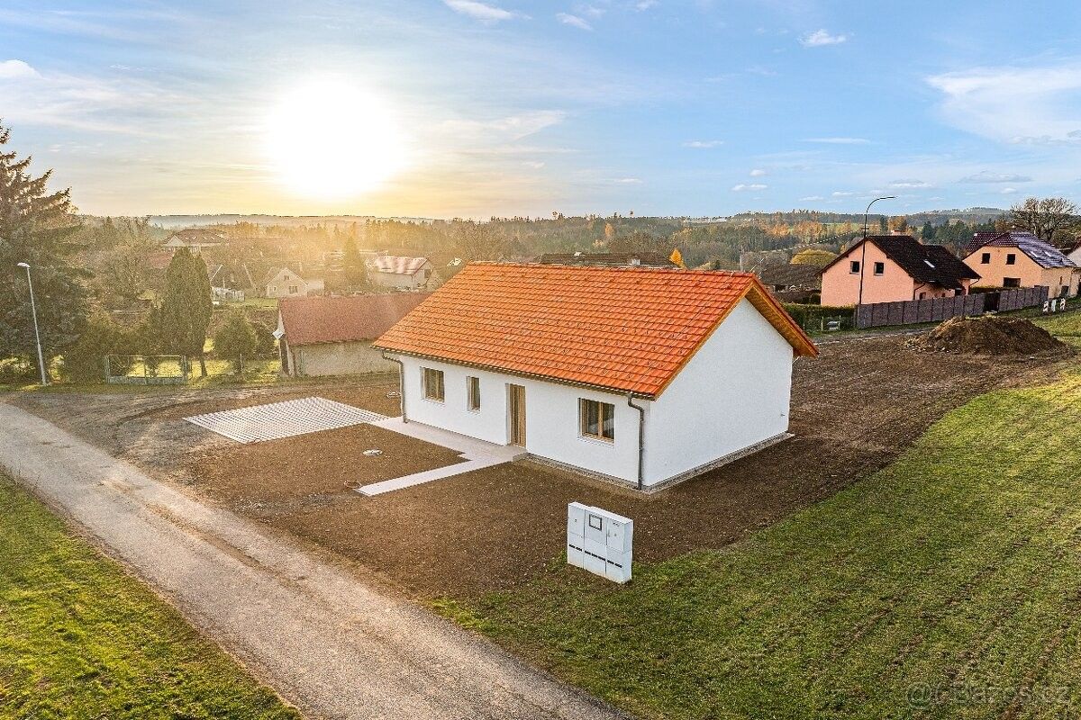 Rodinné domy, Čechtice, 257 65