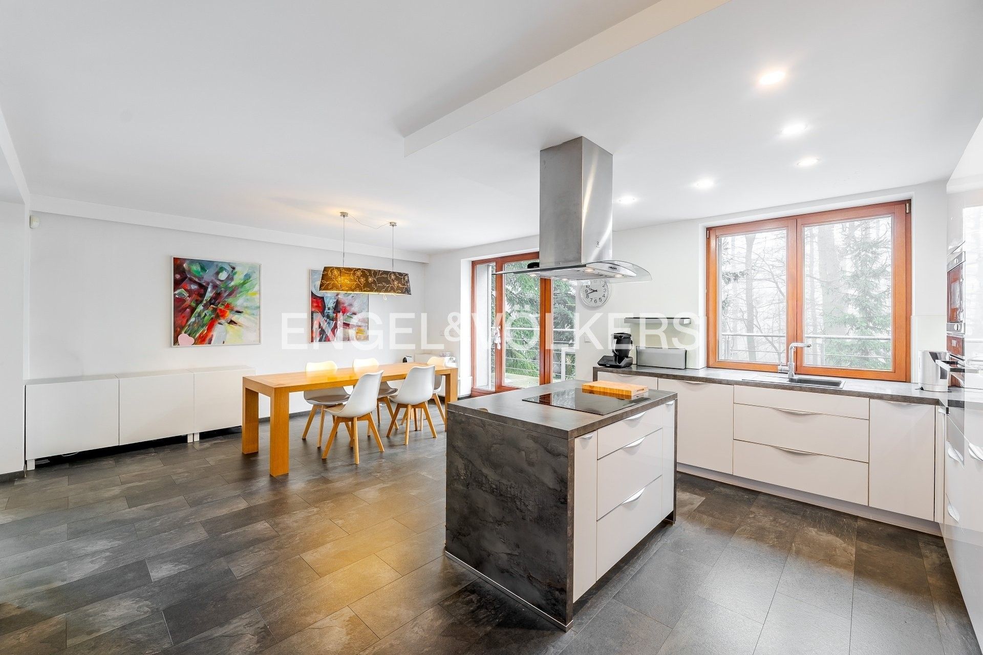 Pronájem rodinný dům - Poběžovická 823, Praha, 320 m²