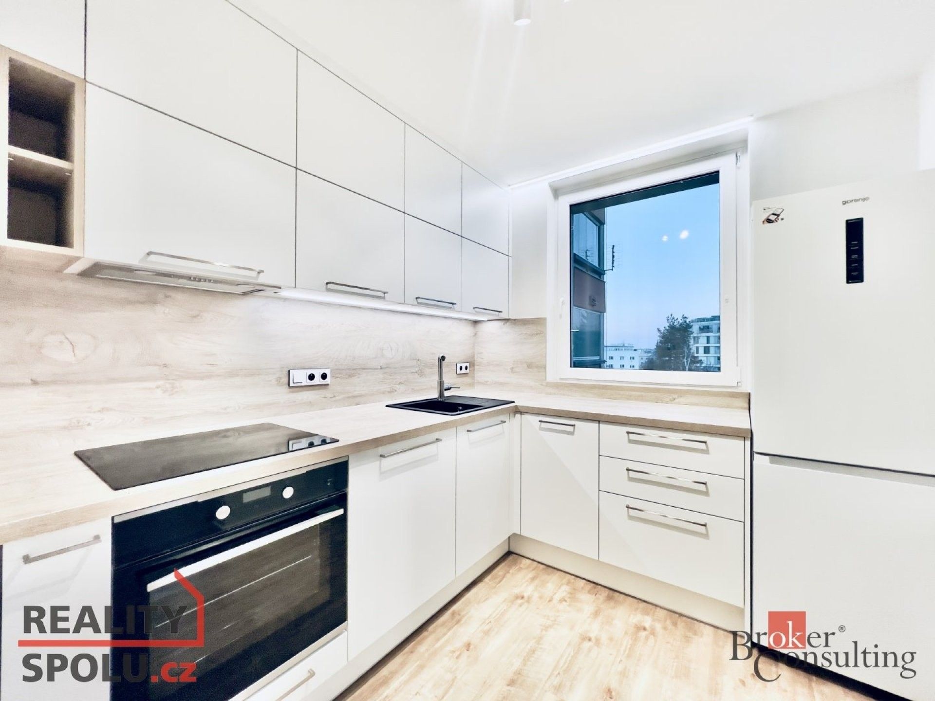 3+1, Pod dálnicí, Praha, 83 m²