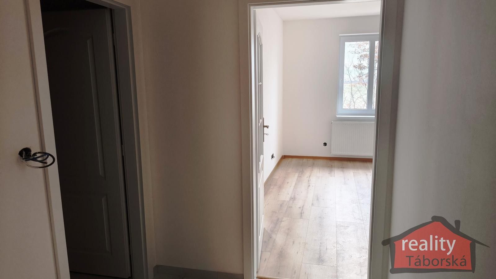 Prodej byt 2+kk - Nupacká, Nupaky, 42 m²