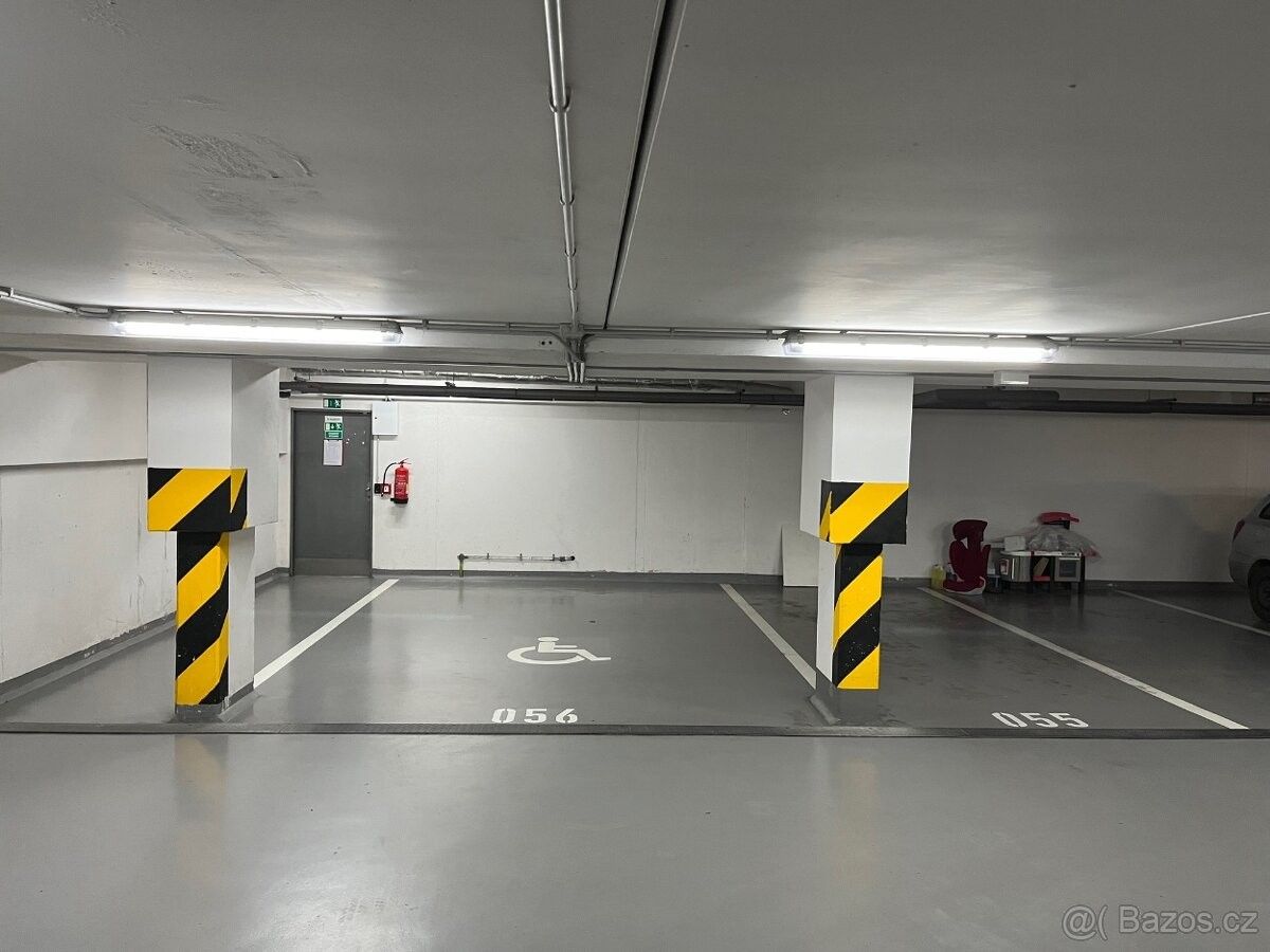 Pronájem garáž - Praha, 104 00, 16 m²