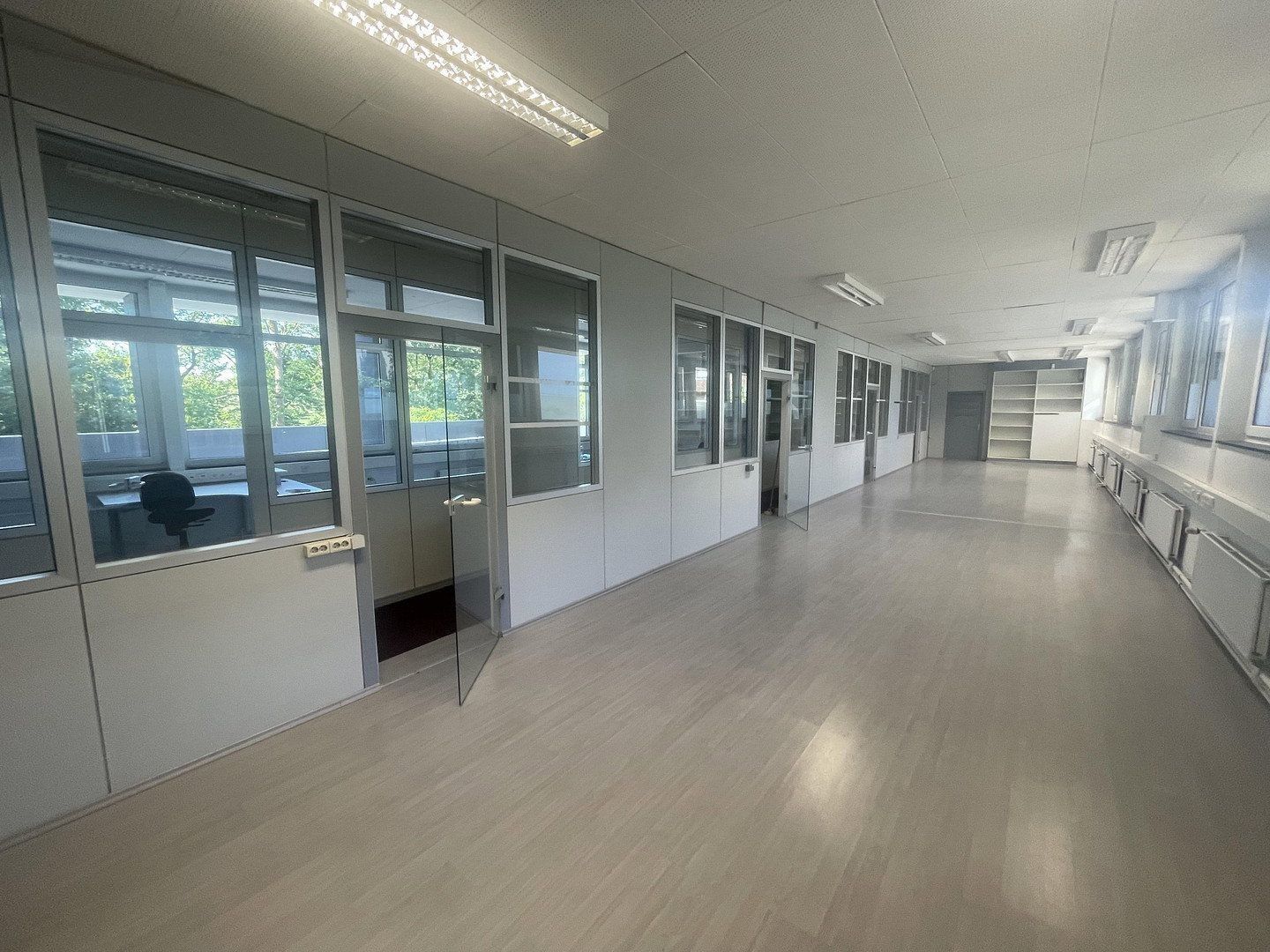 Kanceláře, , Bádensko-Württembersko, 222 m² - 1