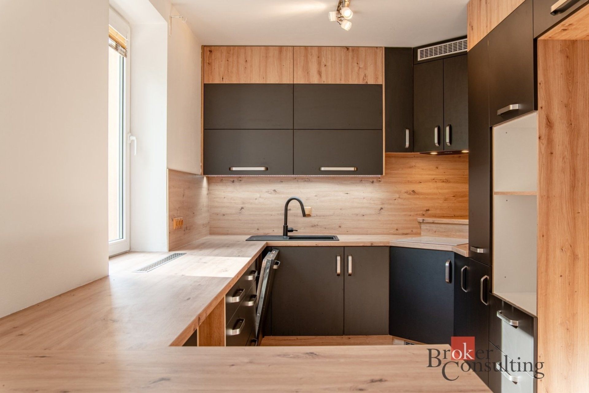 2+kk, Ungarova, Praha, 55 m² - 1