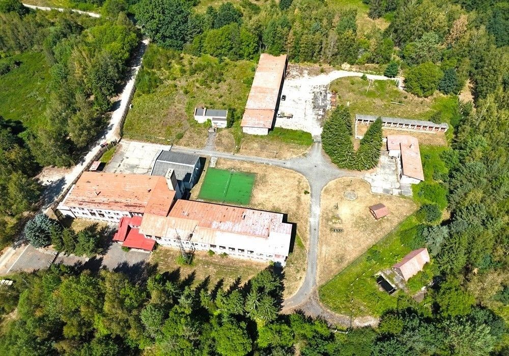 Ubytovací zařízení · 2 900 m² · Libá - 4