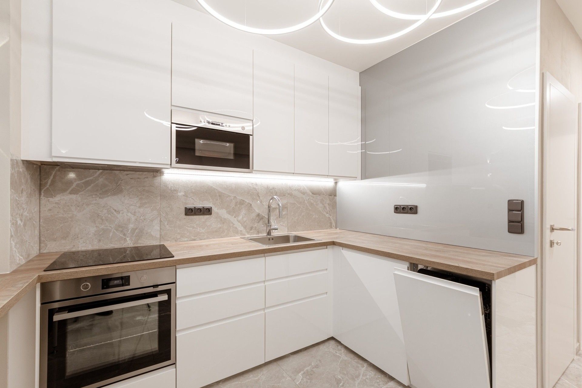 2+1, Jakutská, Praha, 60 m²