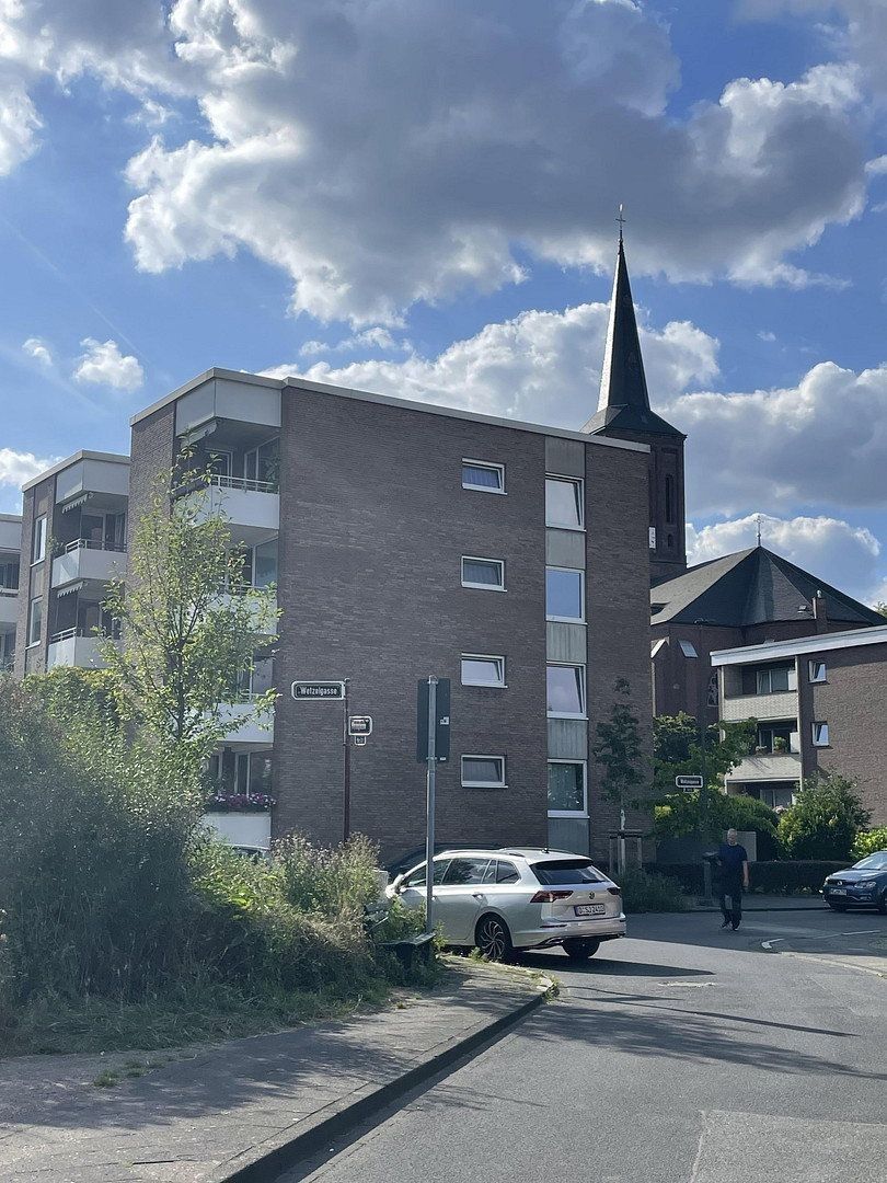 4+1, Wetzelgasse 6 Düsseldorf Heerdt Nordrhein-Westfalen 40549, 100 m² - 2