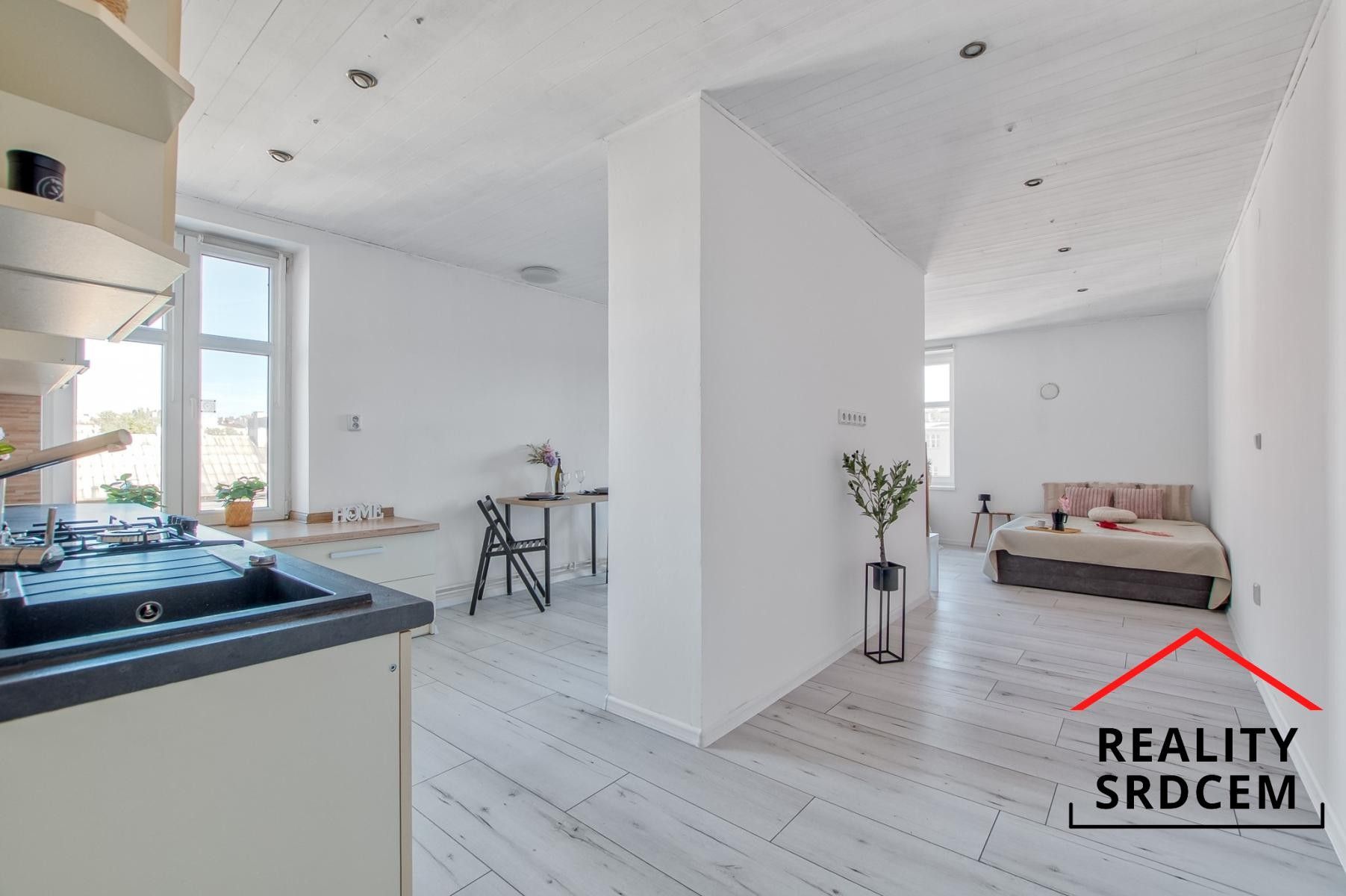 Prodej byt 1+1 - náměstí ČSA, Český Těšín, 40 m² - 5