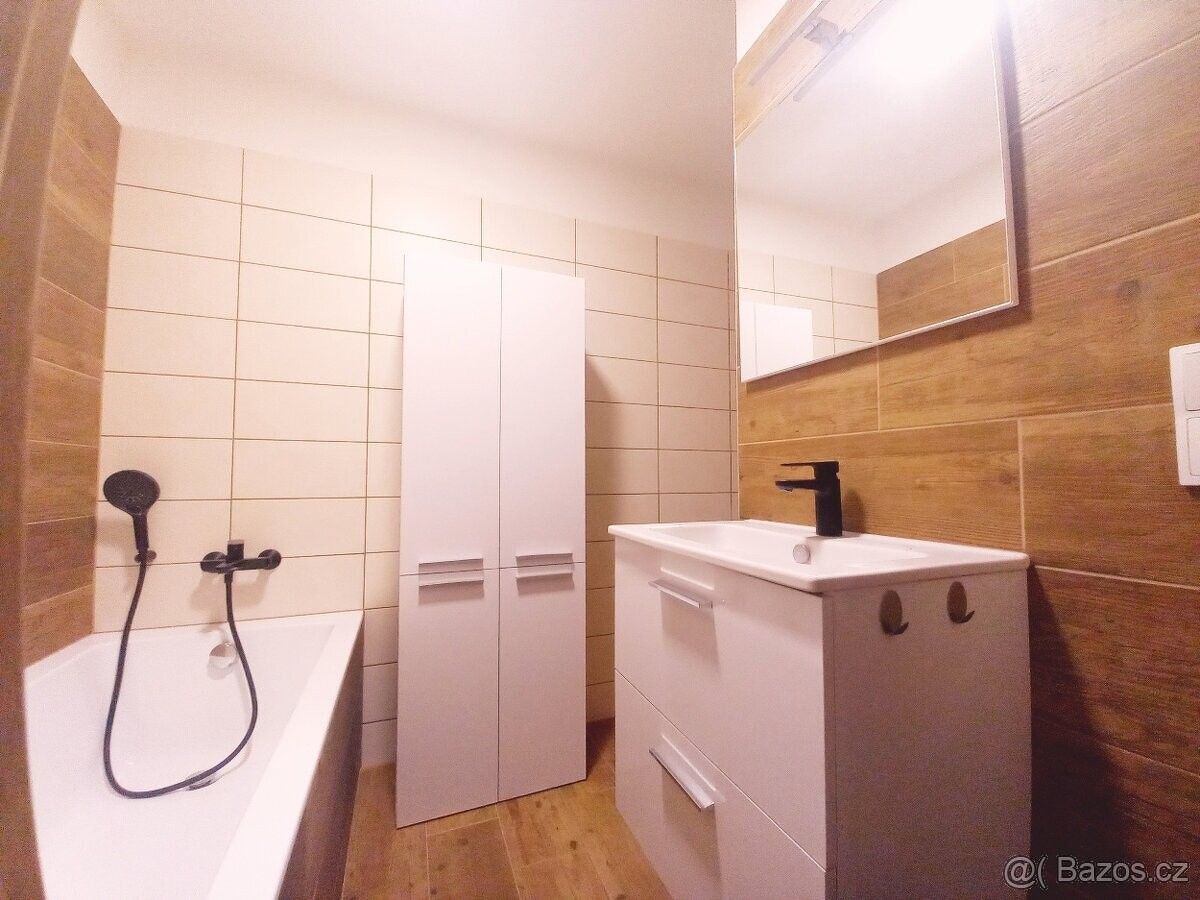 Pronájem byt - Uherské Hradiště, 686 01