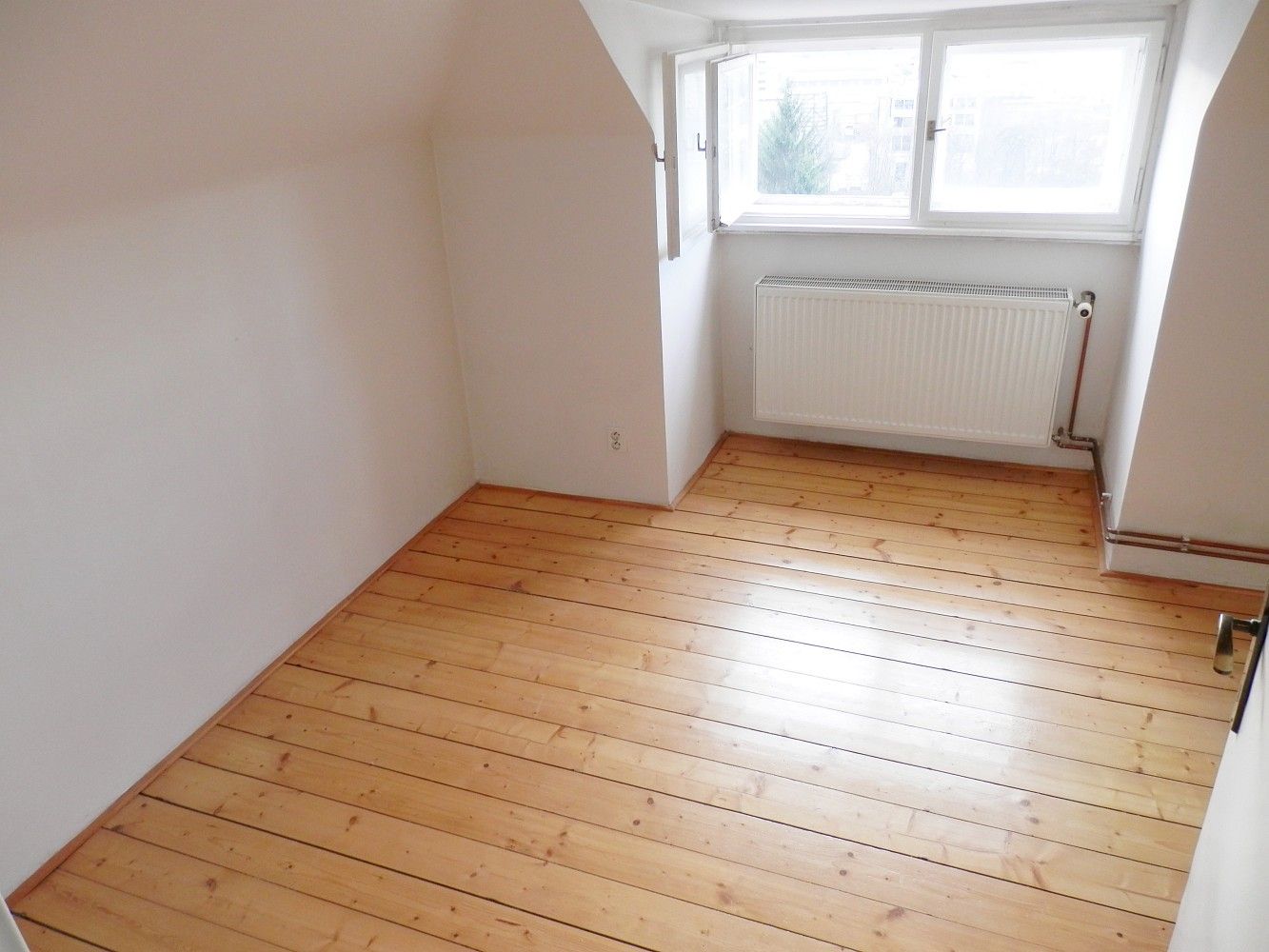 Pronájem byt 1+1 - Na Krocínce, Praha 9 - Vysočany, 38 m² - 5