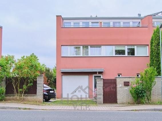 Rodinné domy, Hradní, Jenštejn, 230 m² - 1