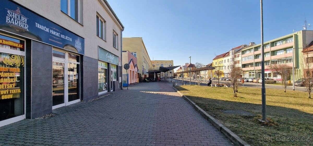 Pronájem obchodní prostory - Veselí nad Moravou, 698 01