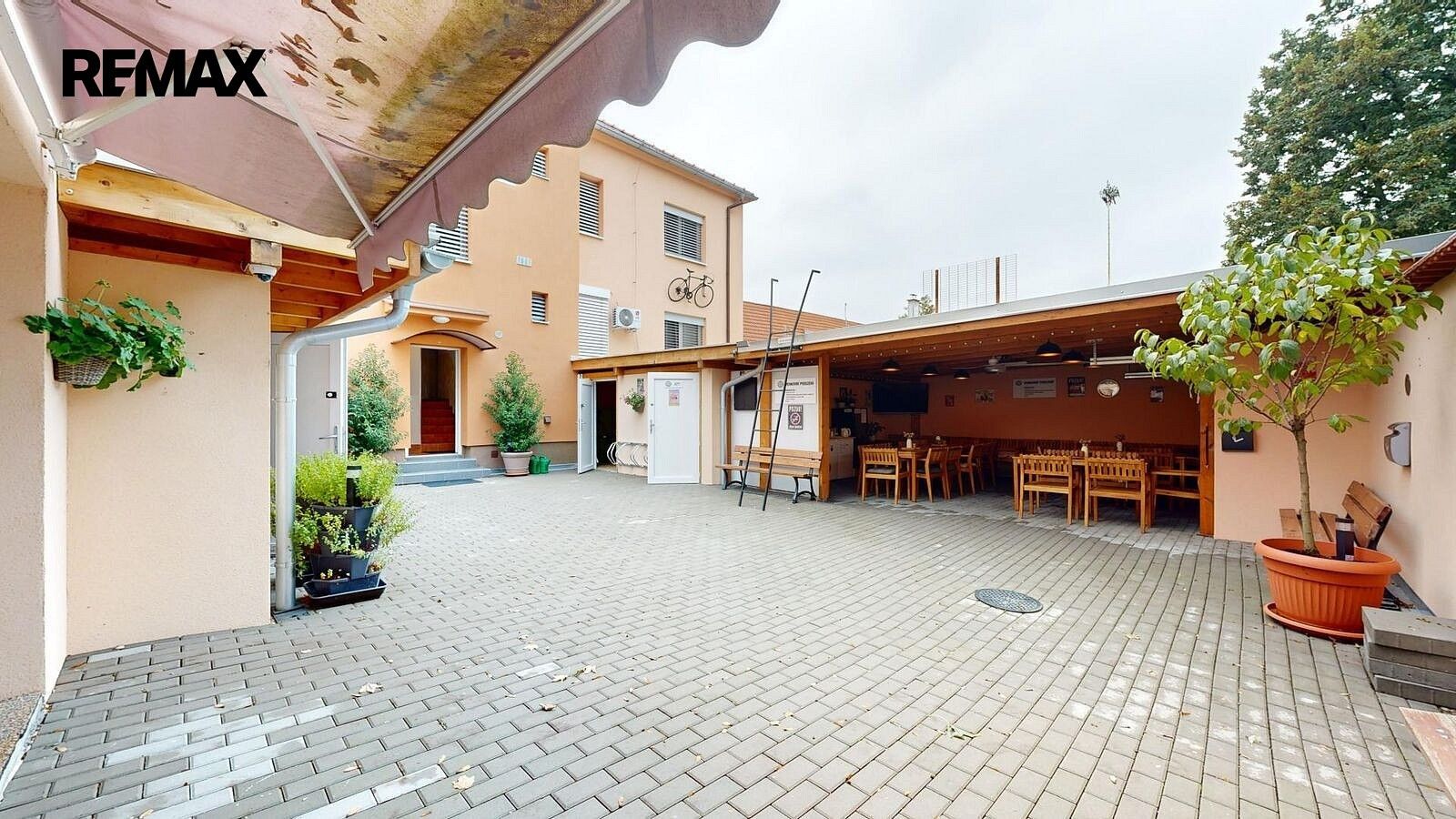 Ubytovací zařízení · 655 m² · Hlavní, Dolní Dunajovice, okres Břeclav - 4