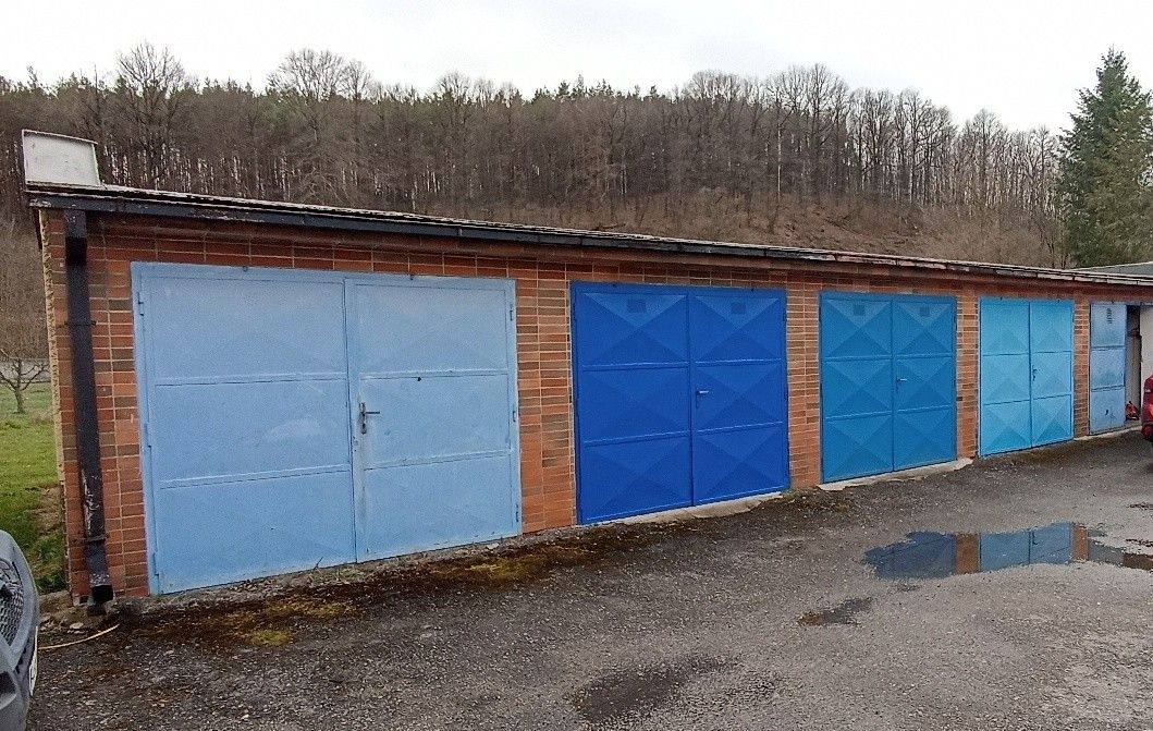 Garáže, Bošín, 565 01