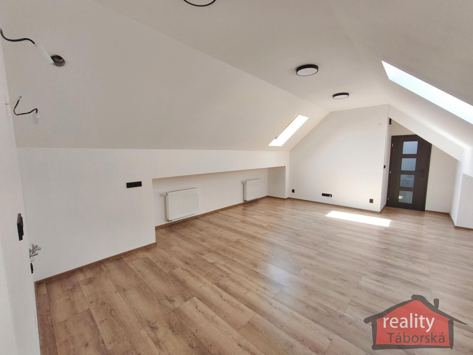 2+kk, Nupacká, Nupaky, 60 m²