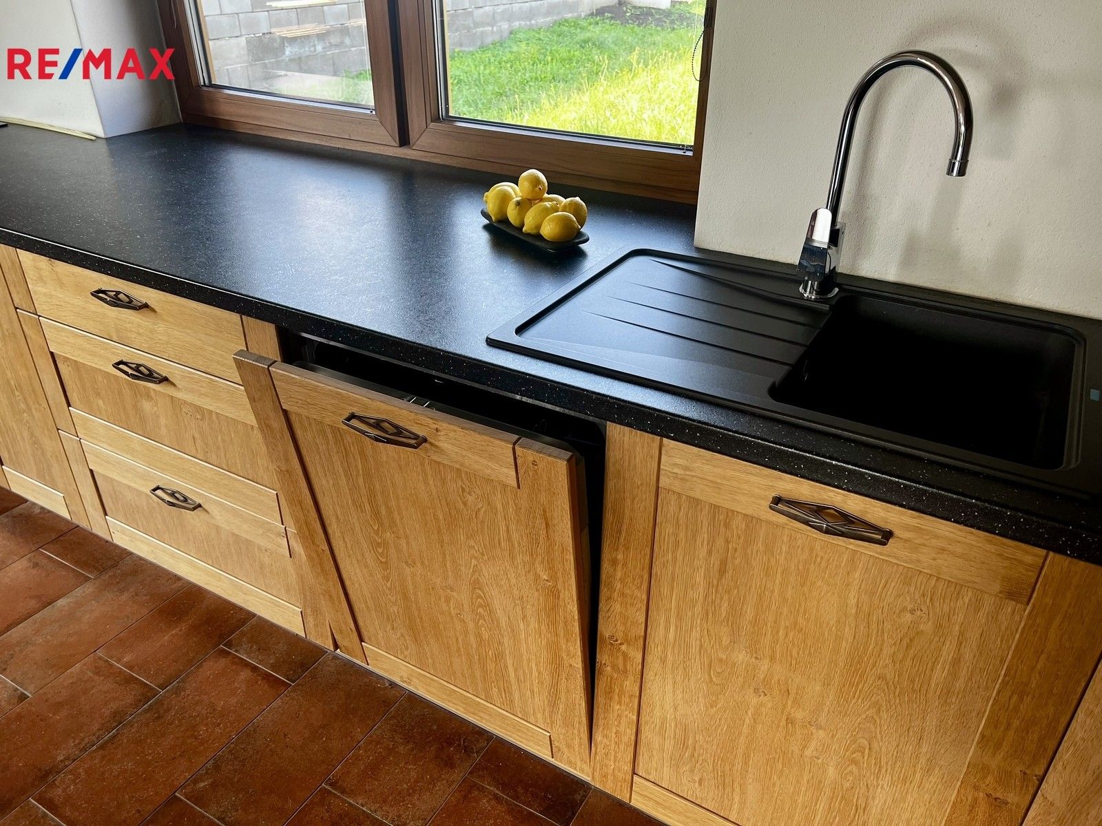 Rodinné domy, Bánov, 197 m²