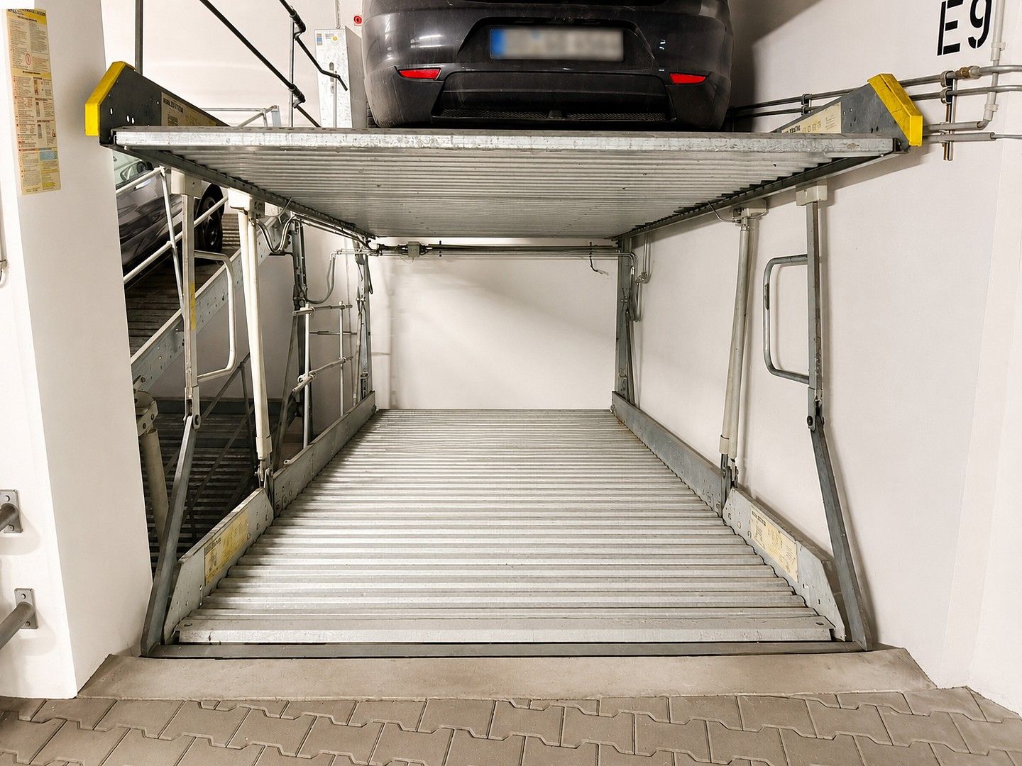 Garáž · Schroeterstraße 22 Dresden Prohlis Sachsen 01237 - 3