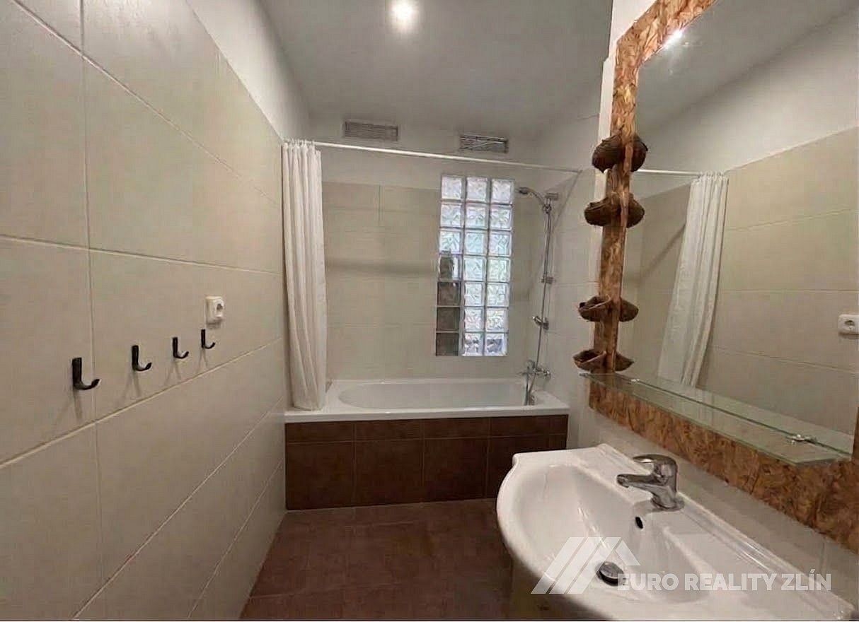 Pronájem byt 2+1 - Kvítková, Zlín, 61 m² - 5