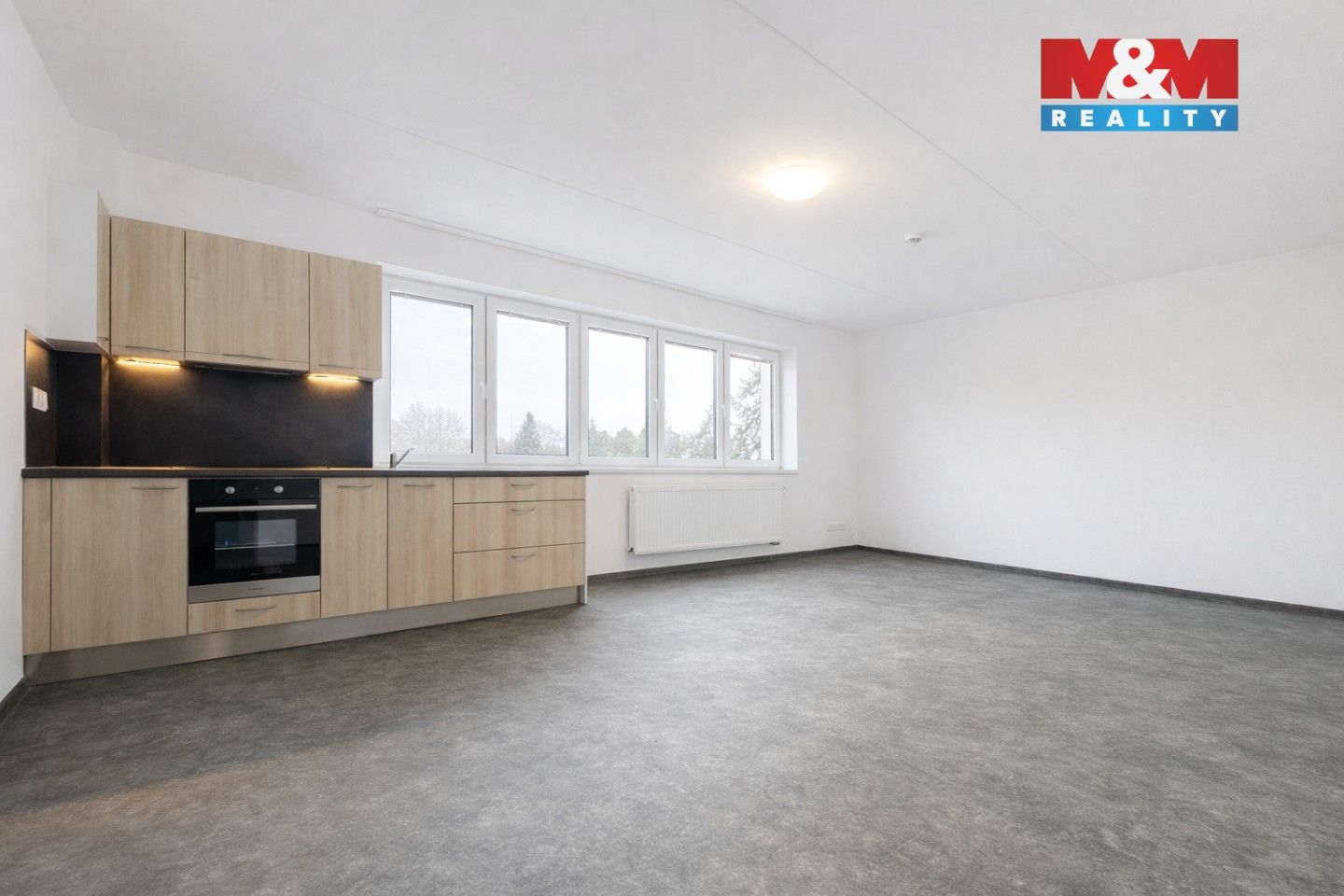 Pronájem byt 2+kk - sídliště U Nádraží, Jindřichův Hradec, 56 m²