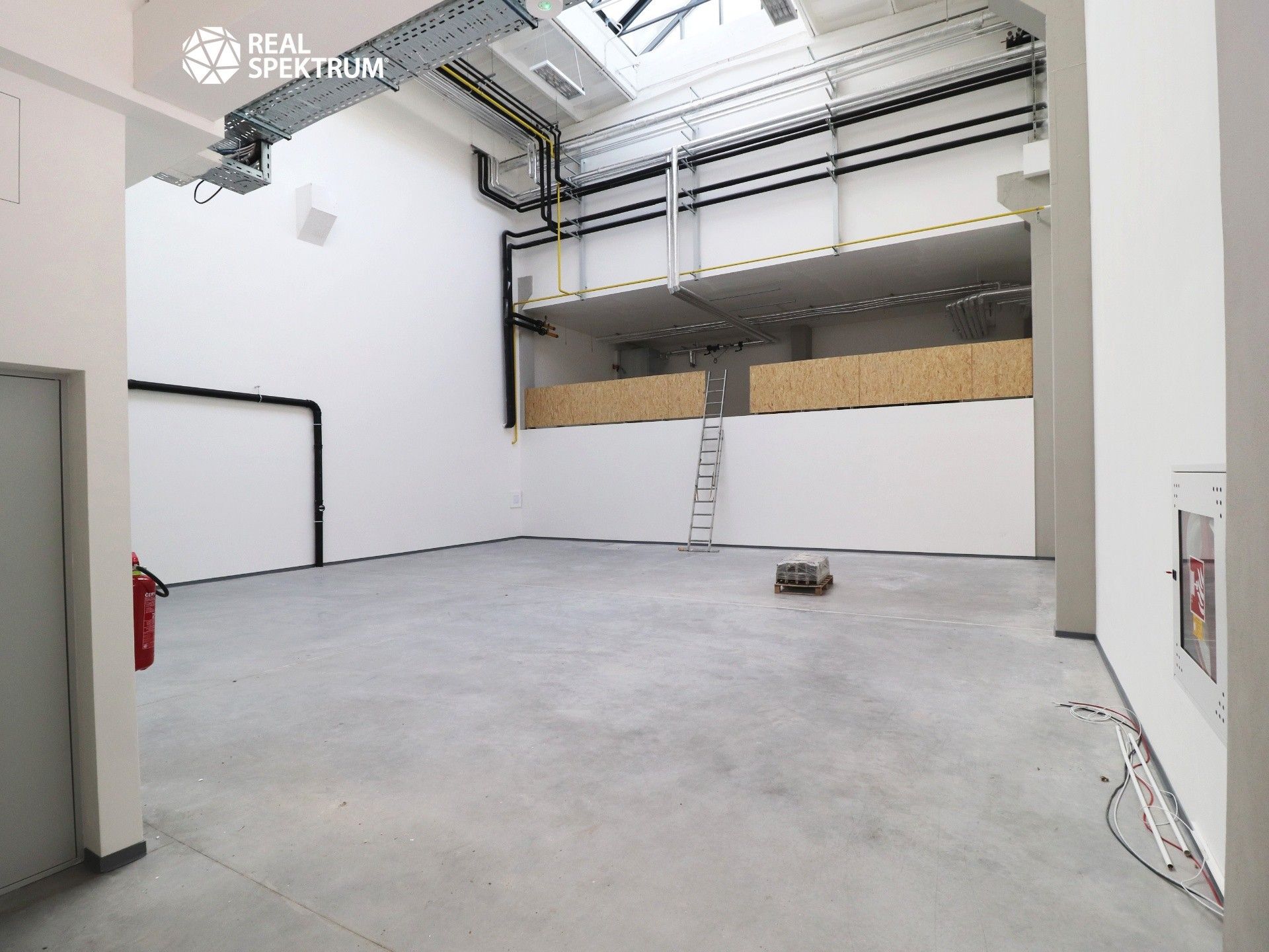 Pronájem obchodní prostory - Svatopetrská, Brno, 345 m²