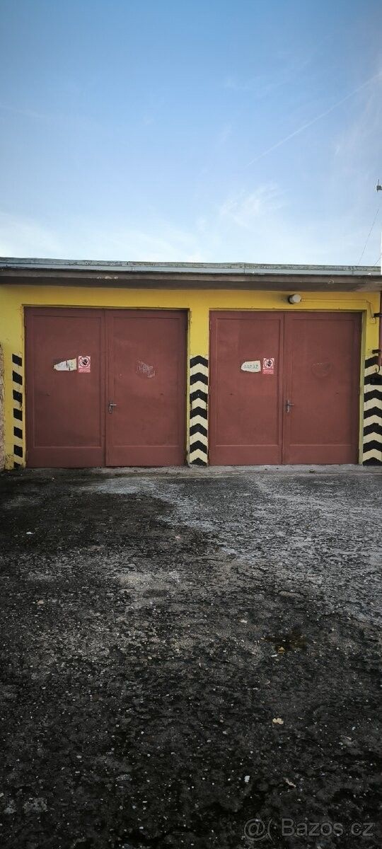 Garáže, Břeclav, 690 03